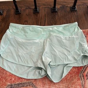 Lululemon Hotty Hot 2.5” GREAT CONDITION